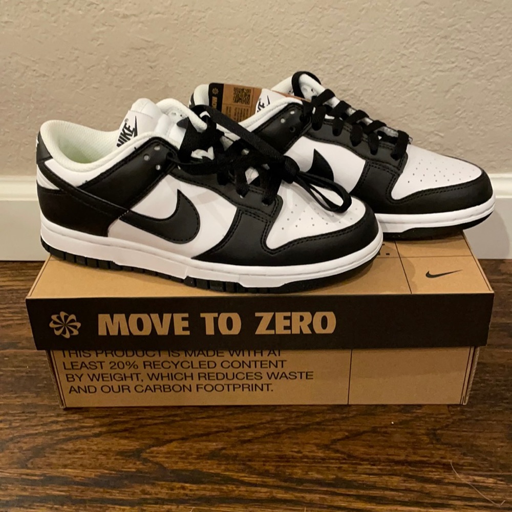 Women’s Nike dunk low next nature sz 5